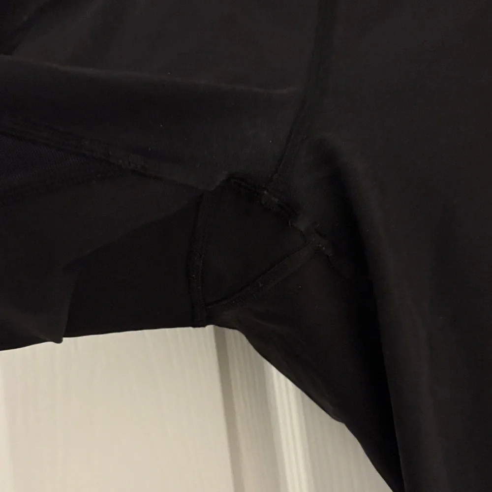 Lululemon Mesh Capri Leggings Size 10 - Picture 3 of 11